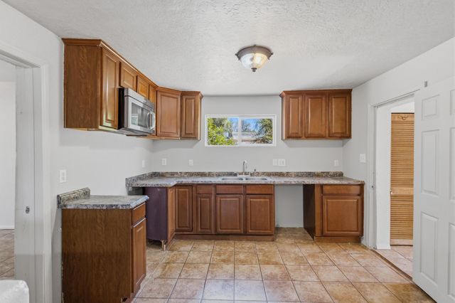 20 Entrada Martinez, Corrales, NM 87048