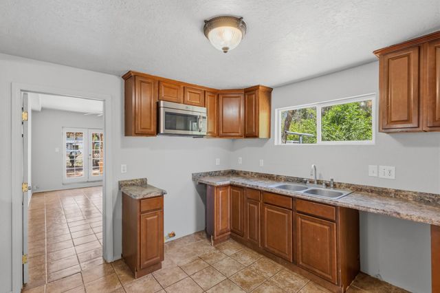 20 Entrada Martinez, Corrales, NM 87048