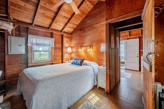 1937 State Highway Route 6 E, Wellfleet, MA 02667