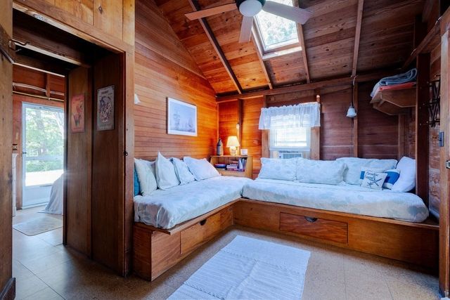 1937 State Highway Route 6 E, Wellfleet, MA 02667