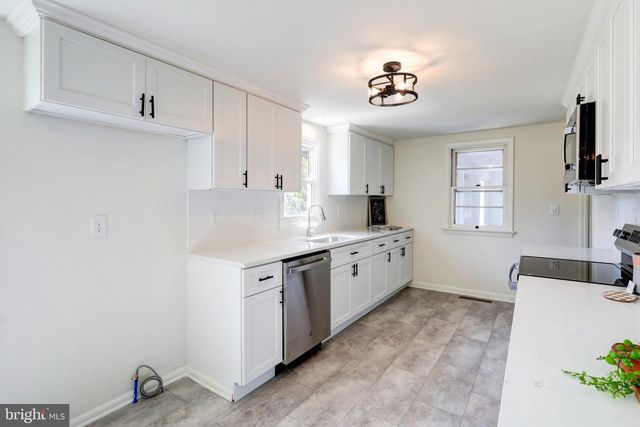 99 GARFIELD DR, Carlisle, PA 17015