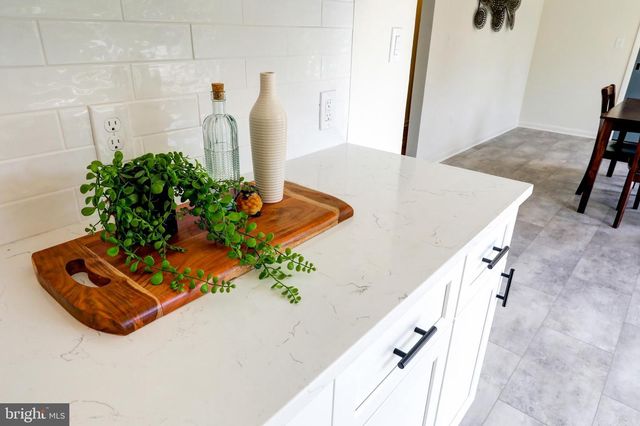 99 GARFIELD DR, Carlisle, PA 17015