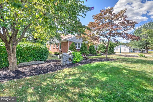 99 GARFIELD DR, Carlisle, PA 17015