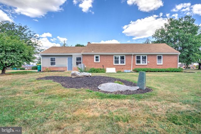 99 GARFIELD DR, Carlisle, PA 17015