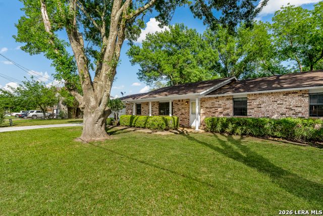 1376 Poppy Ln, New Braunfels, TX 78130