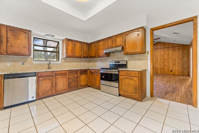 1376 Poppy Ln, New Braunfels, TX 78130
