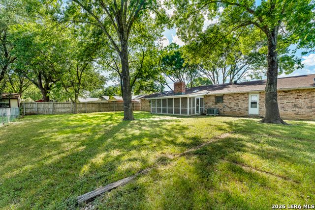 1376 Poppy Ln, New Braunfels, TX 78130