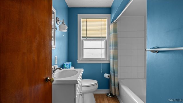 17 Belmont Drive, West Seneca, NY 14224