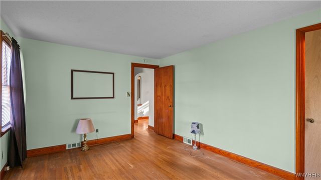 17 Belmont Drive, West Seneca, NY 14224