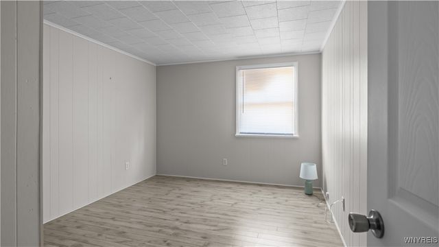 17 Belmont Drive, West Seneca, NY 14224