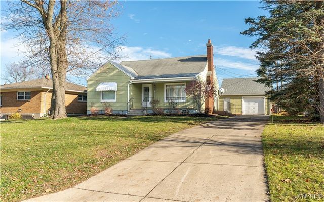 17 Belmont Drive, West Seneca, NY 14224