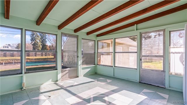 17 Belmont Drive, West Seneca, NY 14224