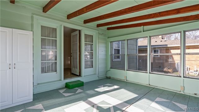 17 Belmont Drive, West Seneca, NY 14224