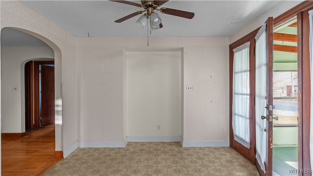 17 Belmont Drive, West Seneca, NY 14224