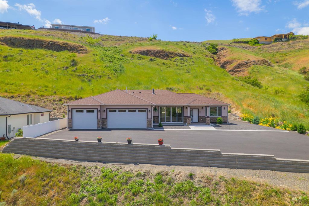 60 Appleford Ct., Asotin, WA 99402