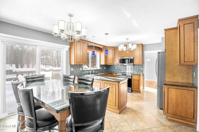 6 Bishops Court, Queensbury, NY 12804