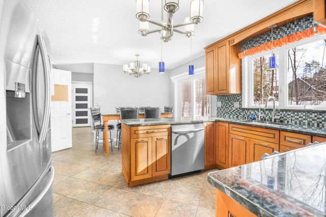 6 Bishops Court, Queensbury, NY 12804