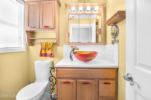 6 Bishops Court, Queensbury, NY 12804