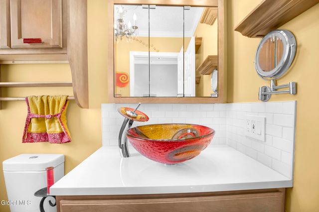 6 Bishops Court, Queensbury, NY 12804