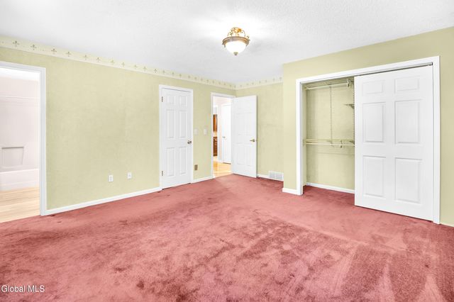 6 Bishops Court, Queensbury, NY 12804