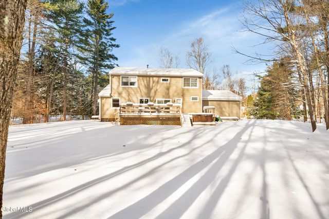 6 Bishops Court, Queensbury, NY 12804