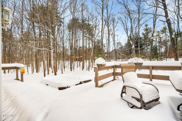 6 Bishops Court, Queensbury, NY 12804