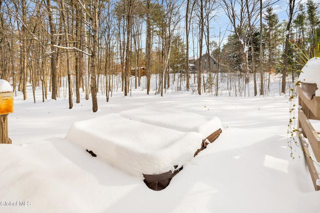 6 Bishops Court, Queensbury, NY 12804