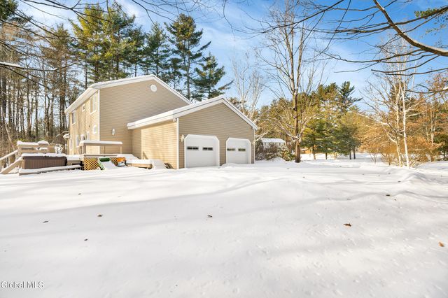 6 Bishops Court, Queensbury, NY 12804