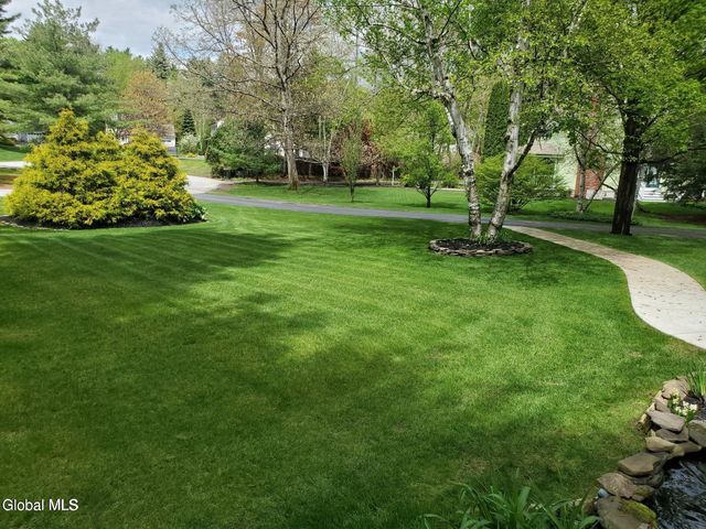 6 Bishops Court, Queensbury, NY 12804