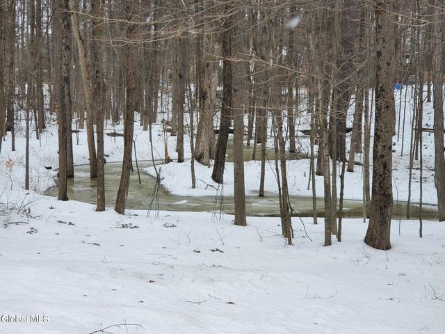 6 Bishops Court, Queensbury, NY 12804