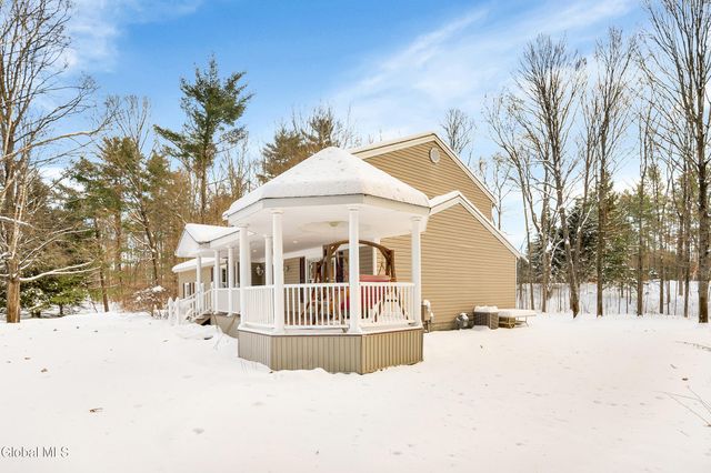 6 Bishops Court, Queensbury, NY 12804