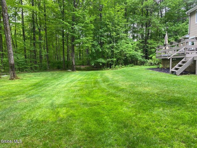 6 Bishops Court, Queensbury, NY 12804