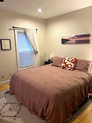 875 E Broadway 1, Boston, MA 02127