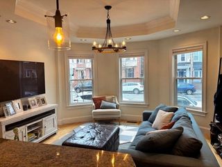 875 E Broadway 1, Boston, MA 02127