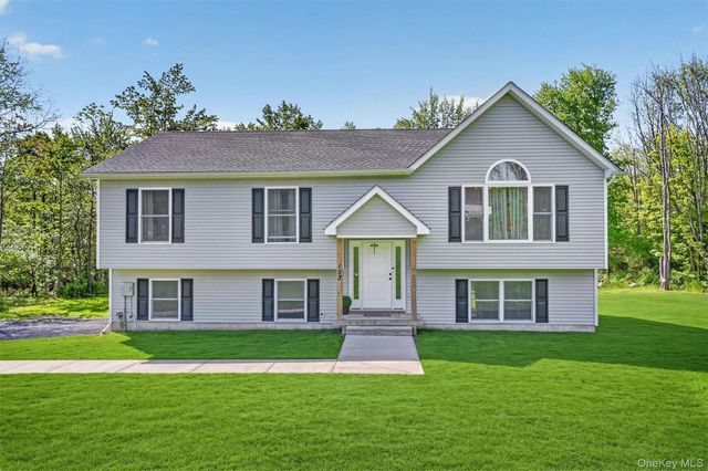 153 Ridge Drive, Middletown, NY 10940