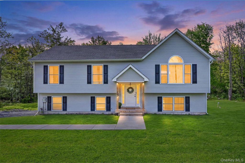 153 Ridge Drive, Middletown, NY 10940