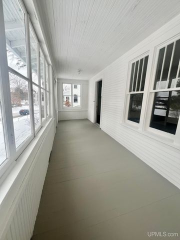 1219 Crystal Lake Boulevard, Iron Mountain, MI 49801