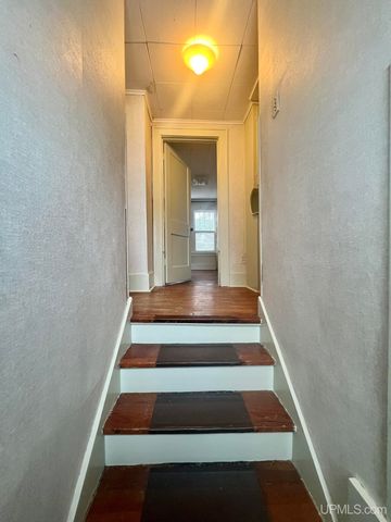 1219 Crystal Lake Boulevard, Iron Mountain, MI 49801