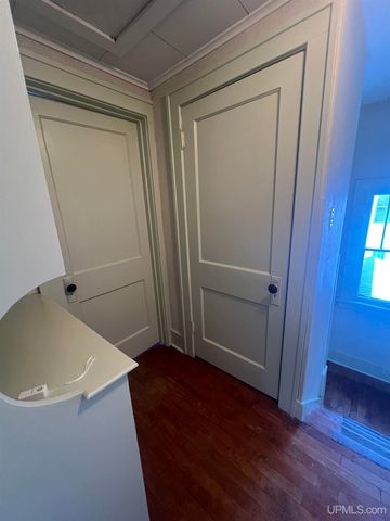 1219 Crystal Lake Boulevard, Iron Mountain, MI 49801