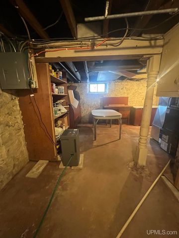 1219 Crystal Lake Boulevard, Iron Mountain, MI 49801