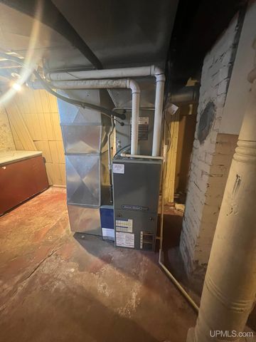 1219 Crystal Lake Boulevard, Iron Mountain, MI 49801