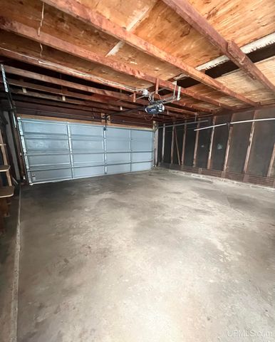 1219 Crystal Lake Boulevard, Iron Mountain, MI 49801