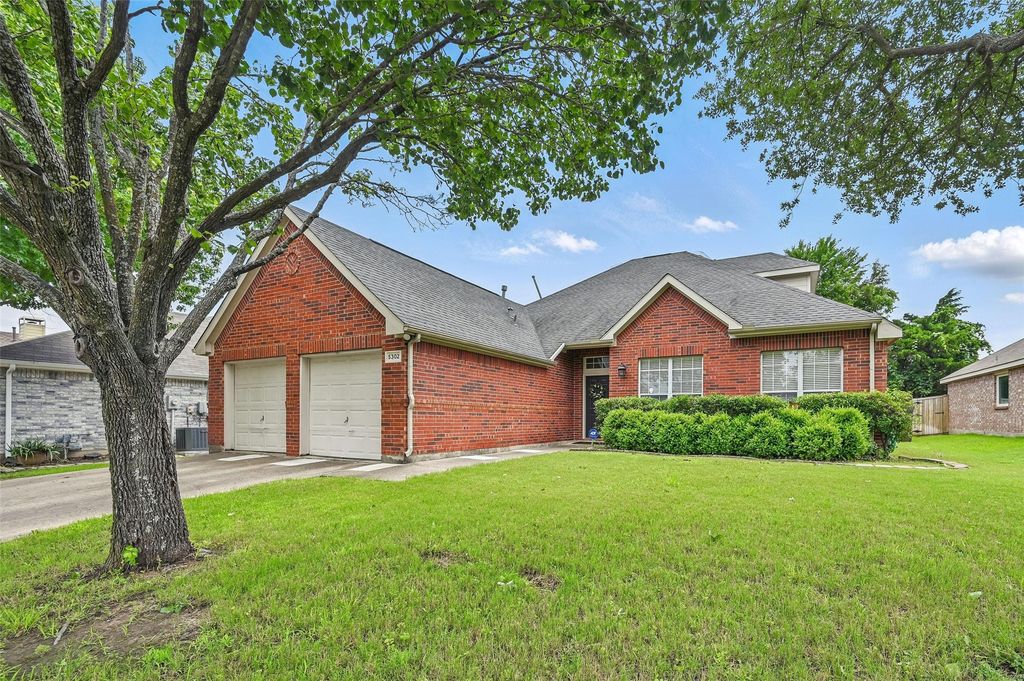 5302 Royal Bay Drive, Rowlett, TX 75089