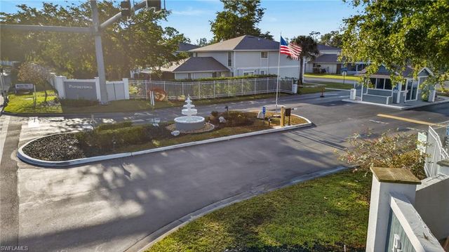 3276 Royal Canadian TRCE 1, Fort Myers, FL 33907