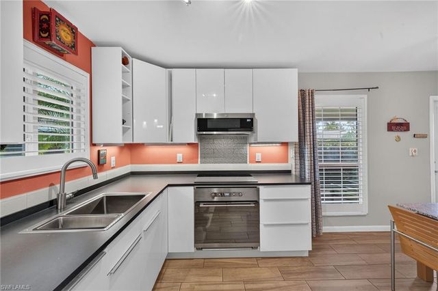 3276 Royal Canadian TRCE 1, Fort Myers, FL 33907
