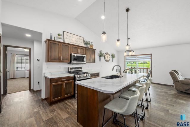 622 Creekside Trl, Harrisburg, SD 57032