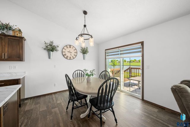 622 Creekside Trl, Harrisburg, SD 57032