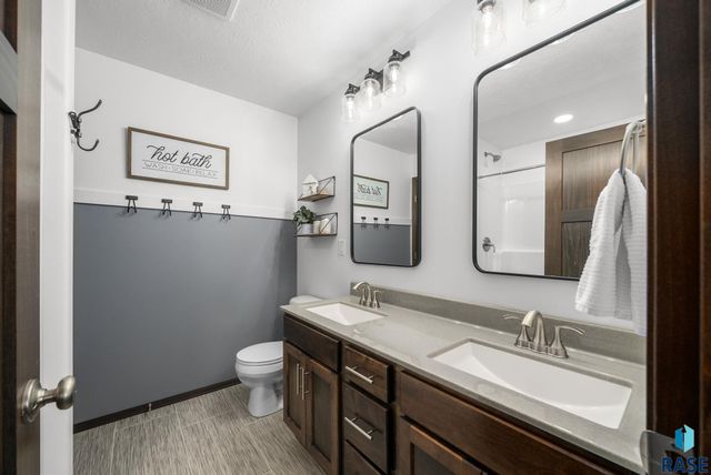 622 Creekside Trl, Harrisburg, SD 57032