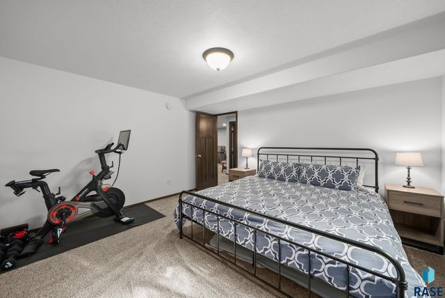 622 Creekside Trl, Harrisburg, SD 57032