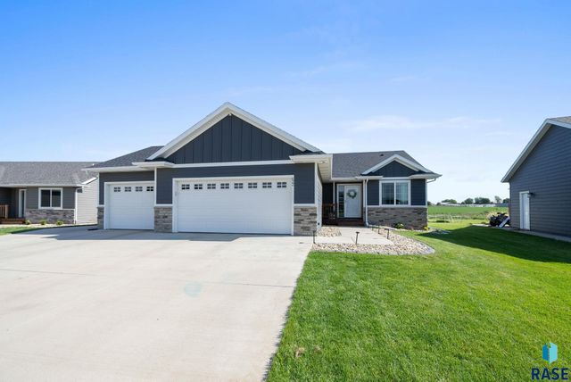 622 Creekside Trl, Harrisburg, SD 57032